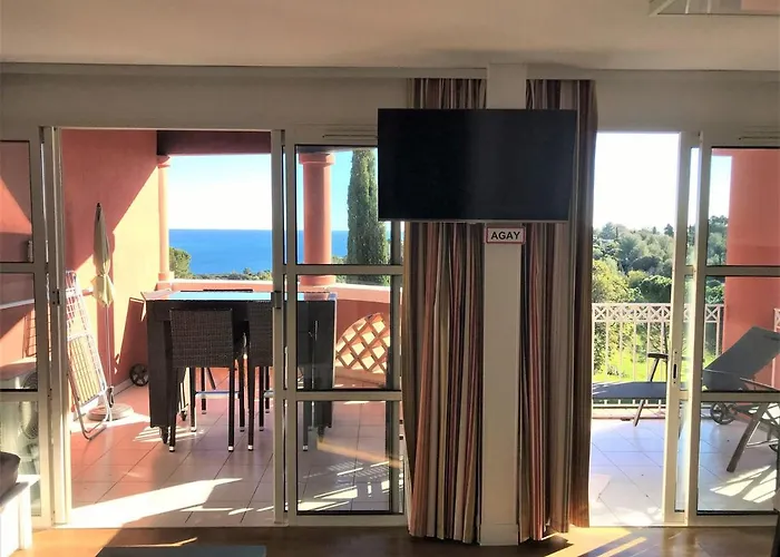 Cap Esterel: 3 Pieces Avec Grande Terrasse Et Vue - Fr-1-504-659 Saint-Raphaël